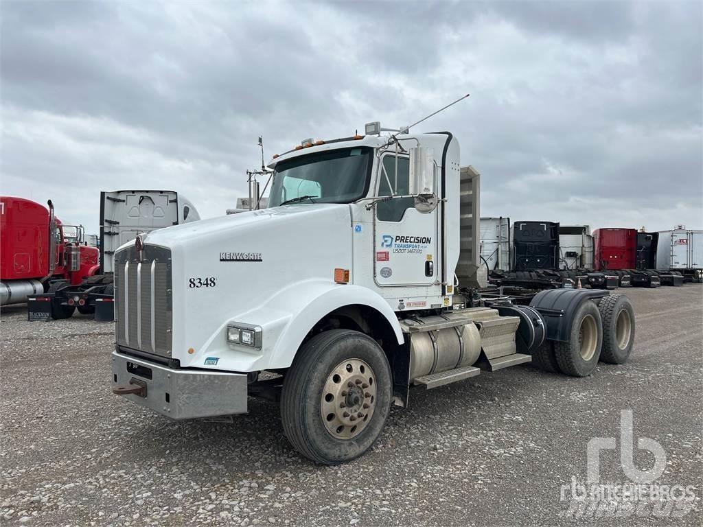 Kenworth T800 牵引车