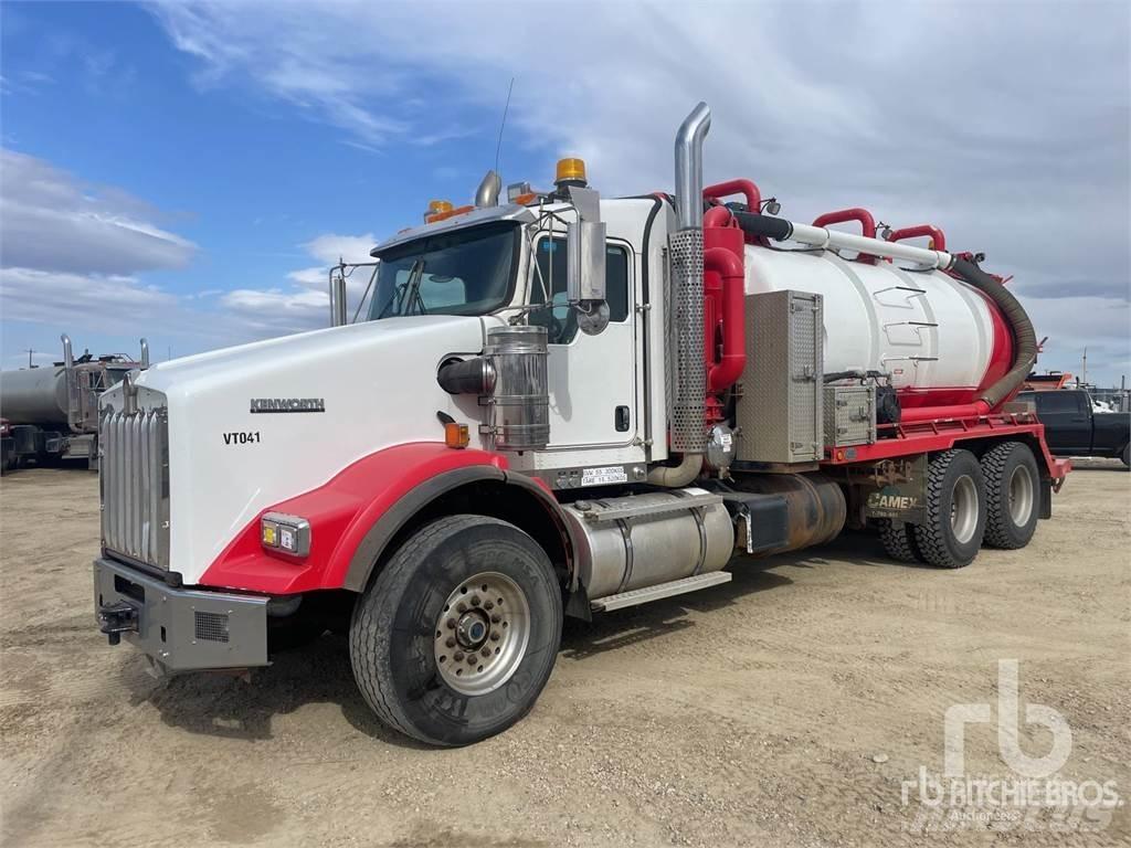 Kenworth T800 组合/真空油槽车