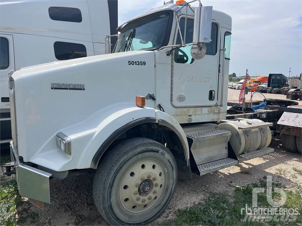 Kenworth T800 牵引车