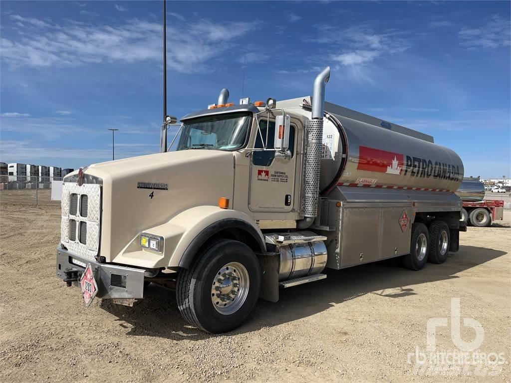 Kenworth T800 油罐车