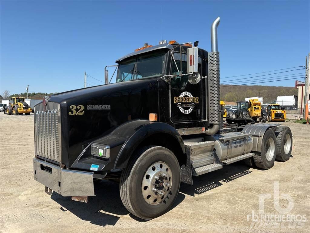 Kenworth T800 牵引车