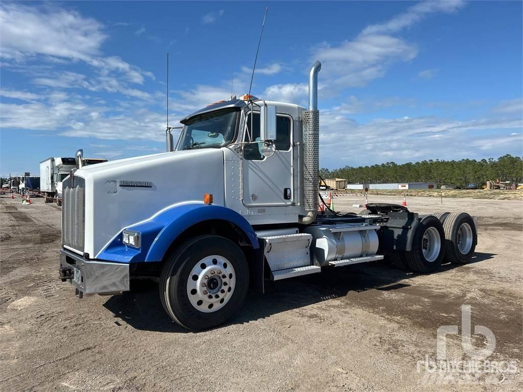 Kenworth T800 牵引车