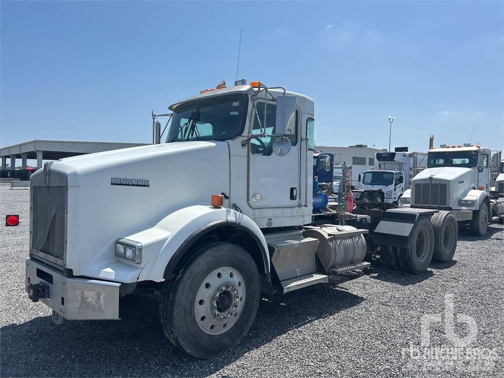 Kenworth T800 牵引车