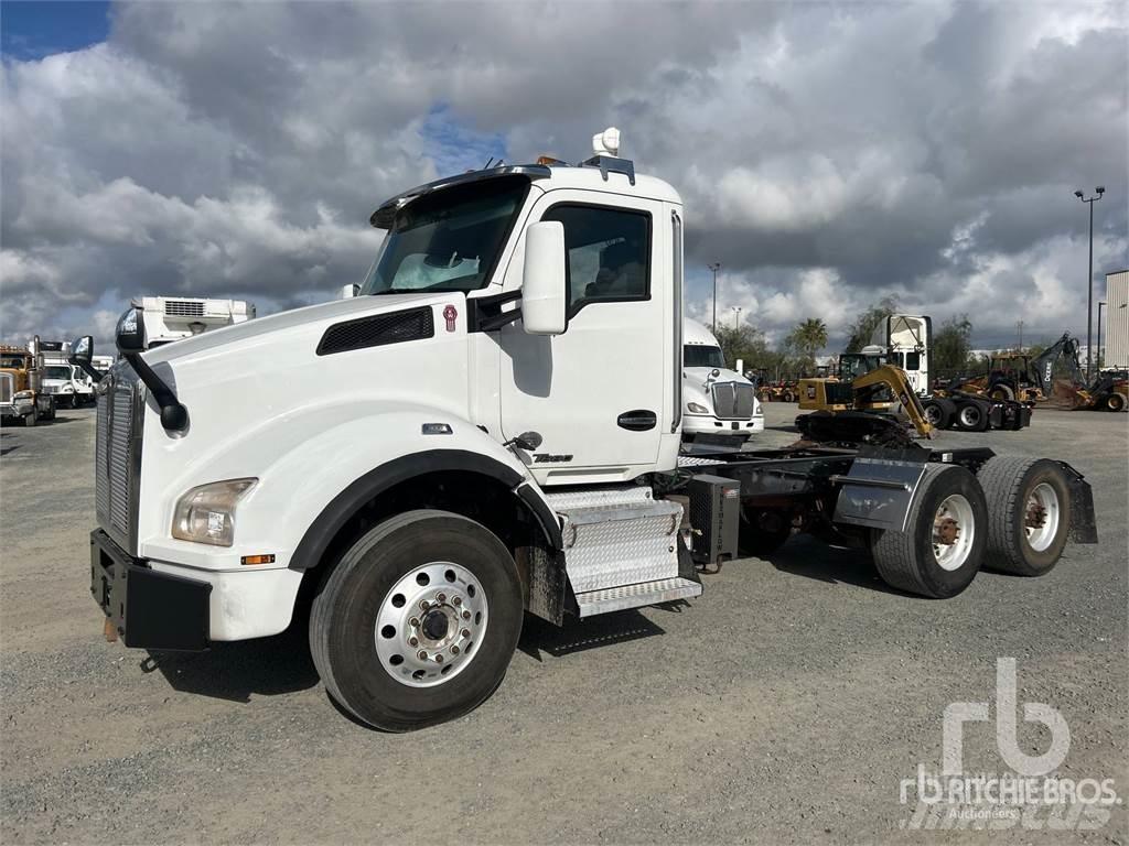 Kenworth T880 牵引车