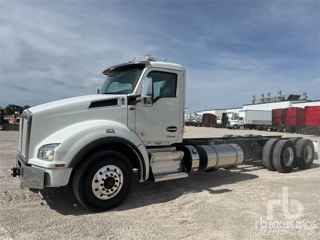 Kenworth T880 平板车