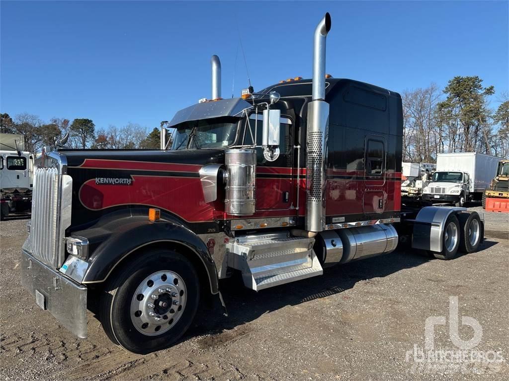 Kenworth W900 牵引车