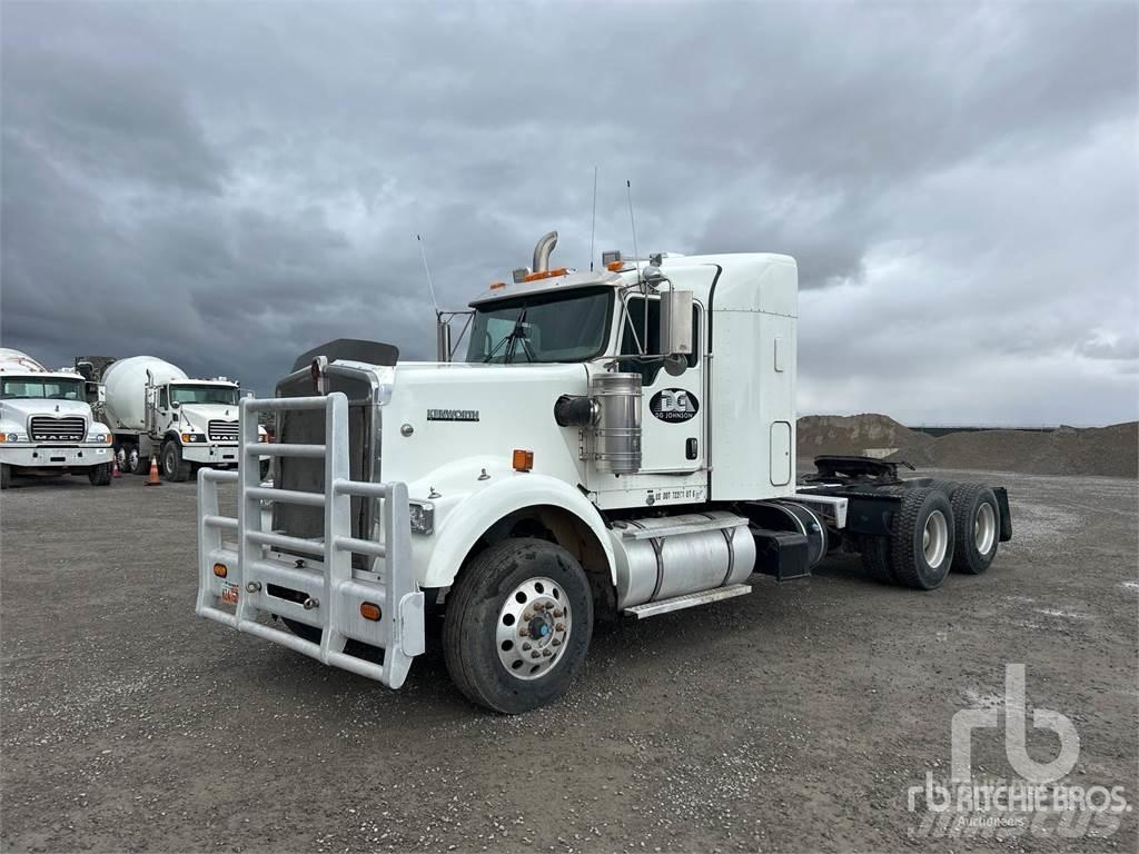 Kenworth W900 牵引车
