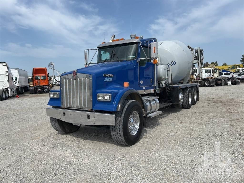 Kenworth W900 混凝土搅拌车