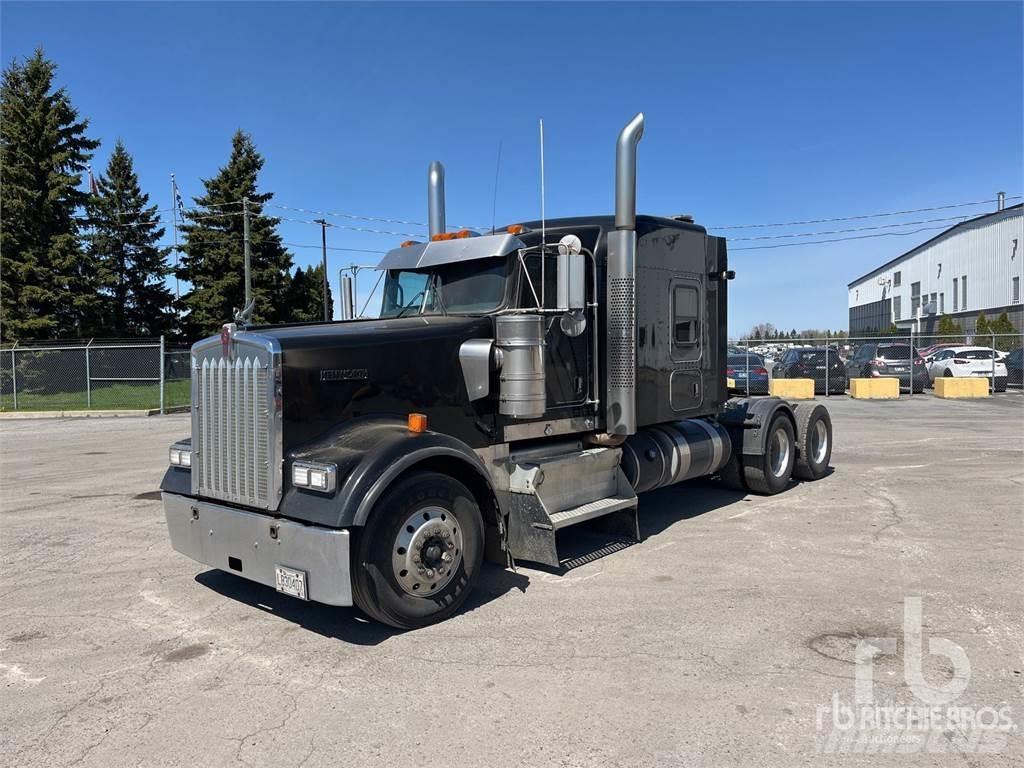 Kenworth W900 牵引车