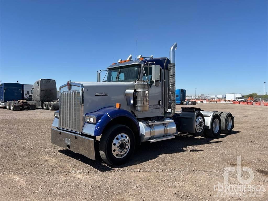 Kenworth W900 牵引车