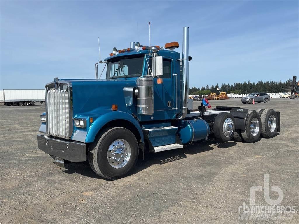 Kenworth W900 牵引车