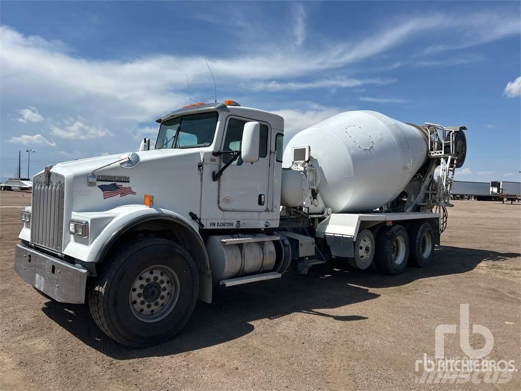 Kenworth W900 混凝土搅拌车