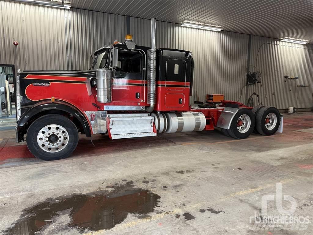 Kenworth W900 牵引车
