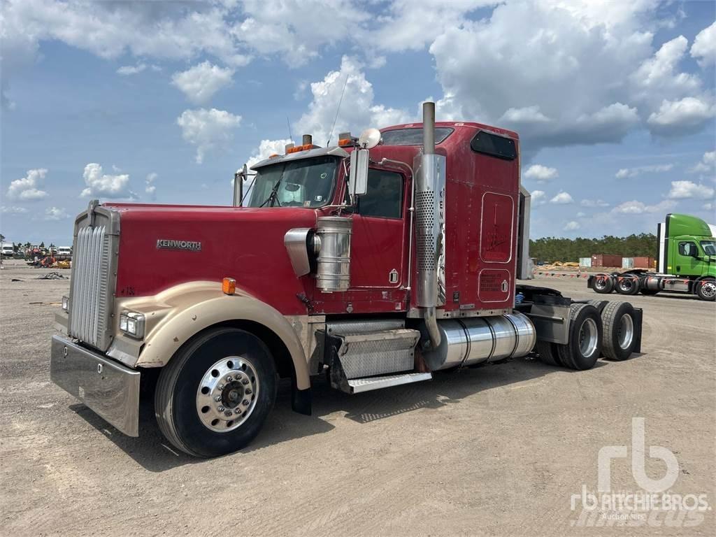Kenworth W900L 牵引车