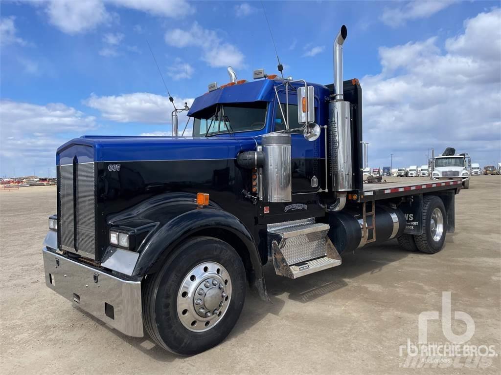 Kenworth W900L 平板栏板货车