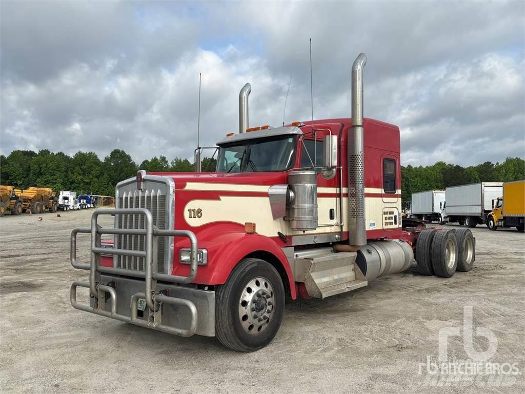 Kenworth W900L 牵引车