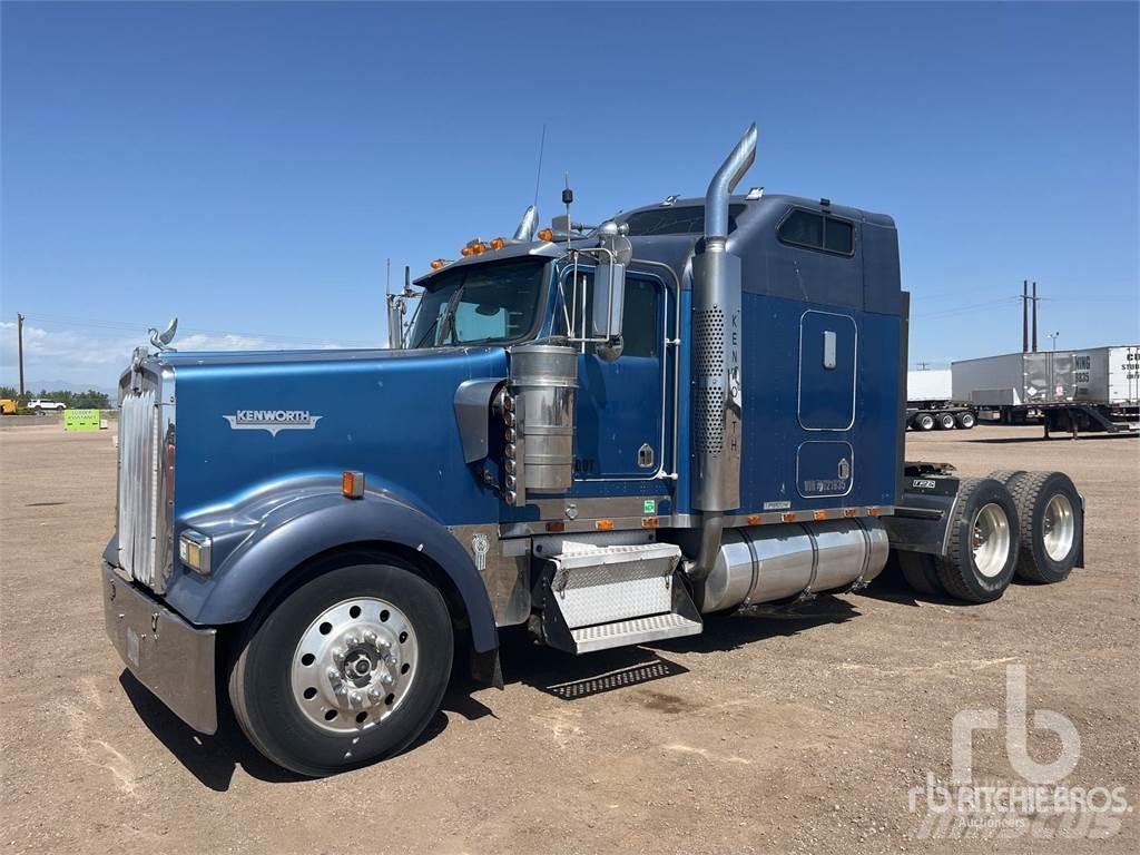 Kenworth W900L 牵引车