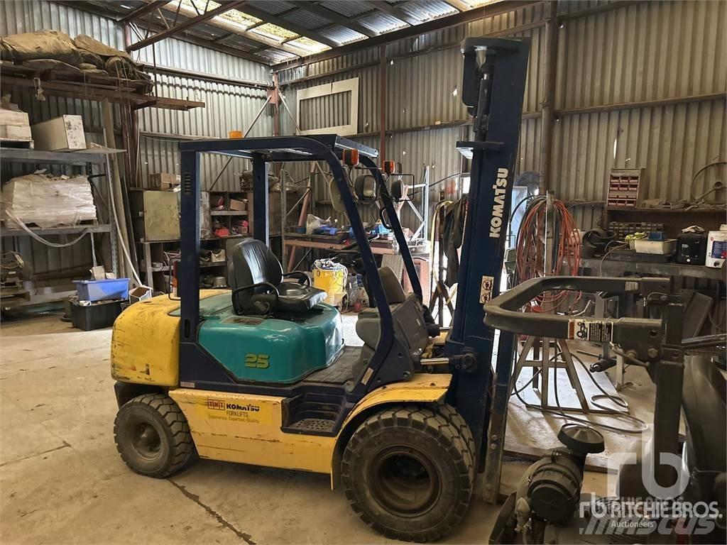 Komatsu FG25T12 柴油叉车