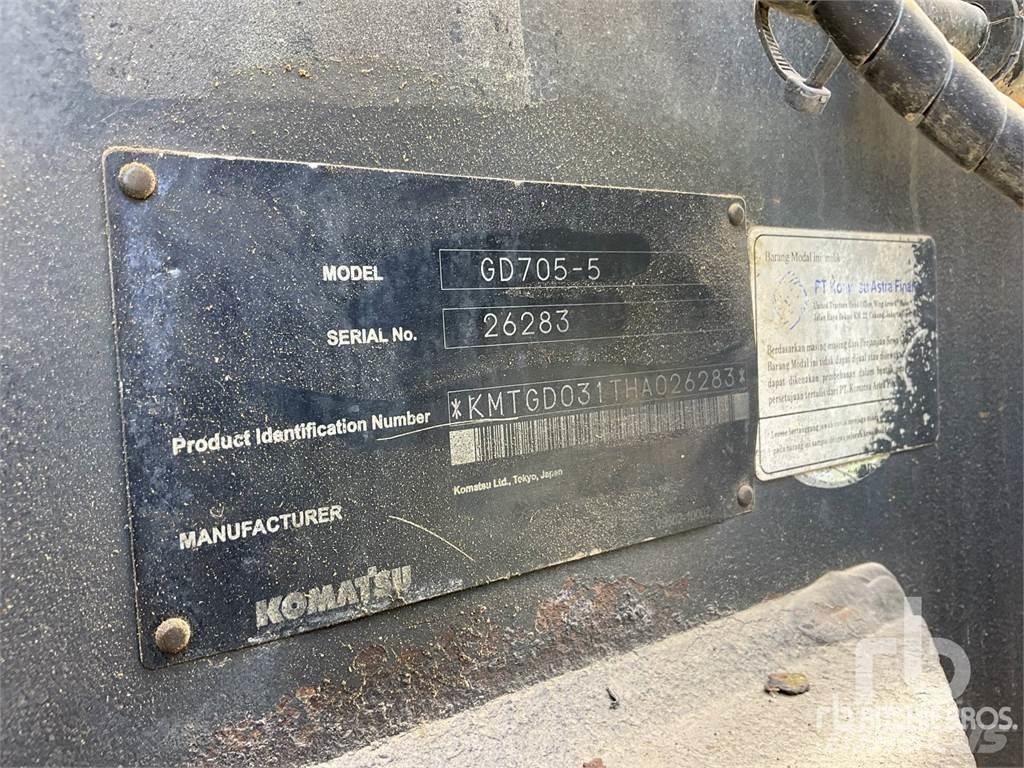 Komatsu GD705-5 平地机/推土机
