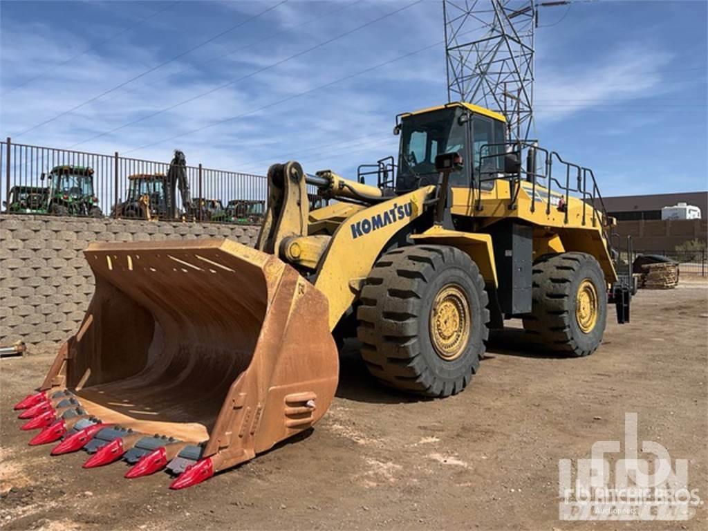 Komatsu WA600-8 轮式装载机