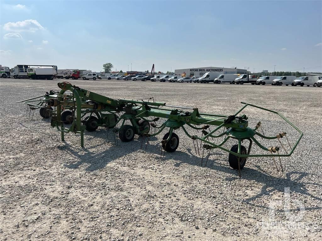 Krone Pneumatic 犁耙和摊草机