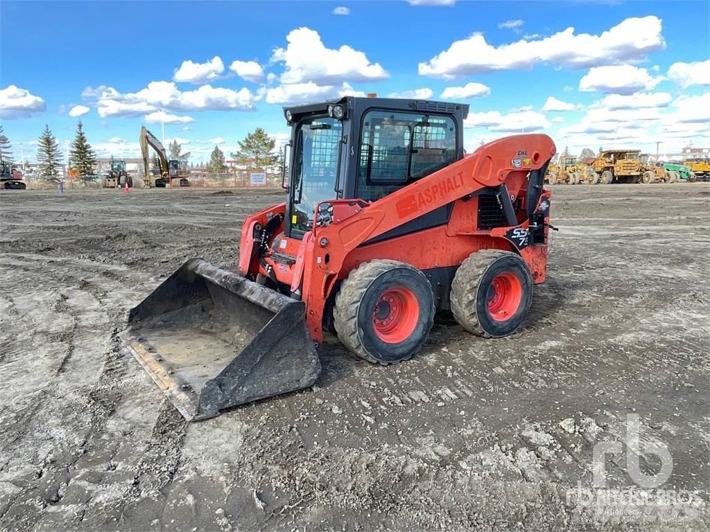 Kubota SSV75 滑移装载机