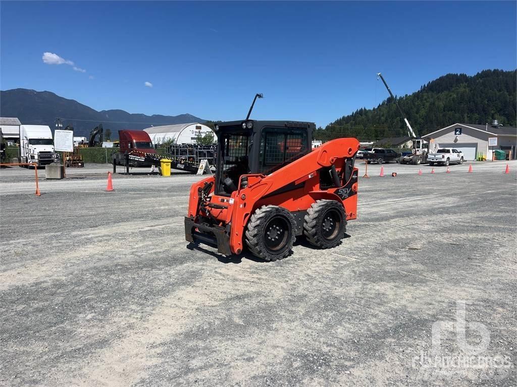 Kubota SSV75 滑移装载机
