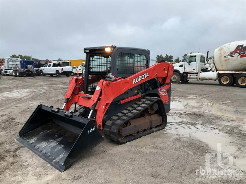 Kubota SVL75-2 滑移装载机
