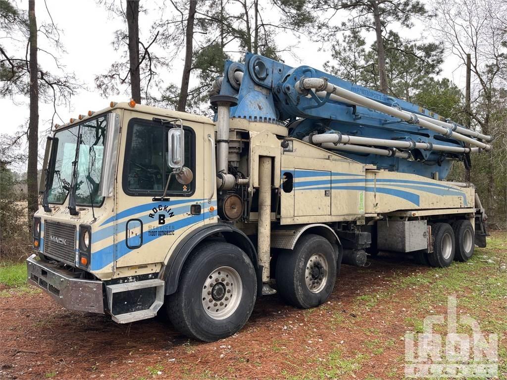 Mack 47M 混凝土搅拌车