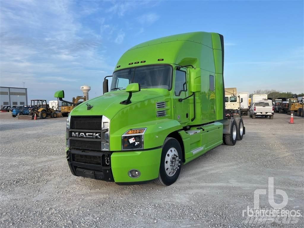Mack AN64T 牵引车