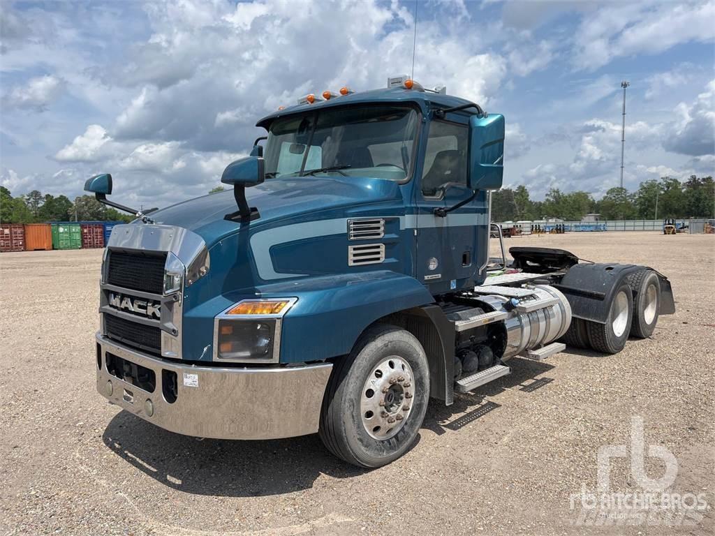Mack AN64T 牵引车