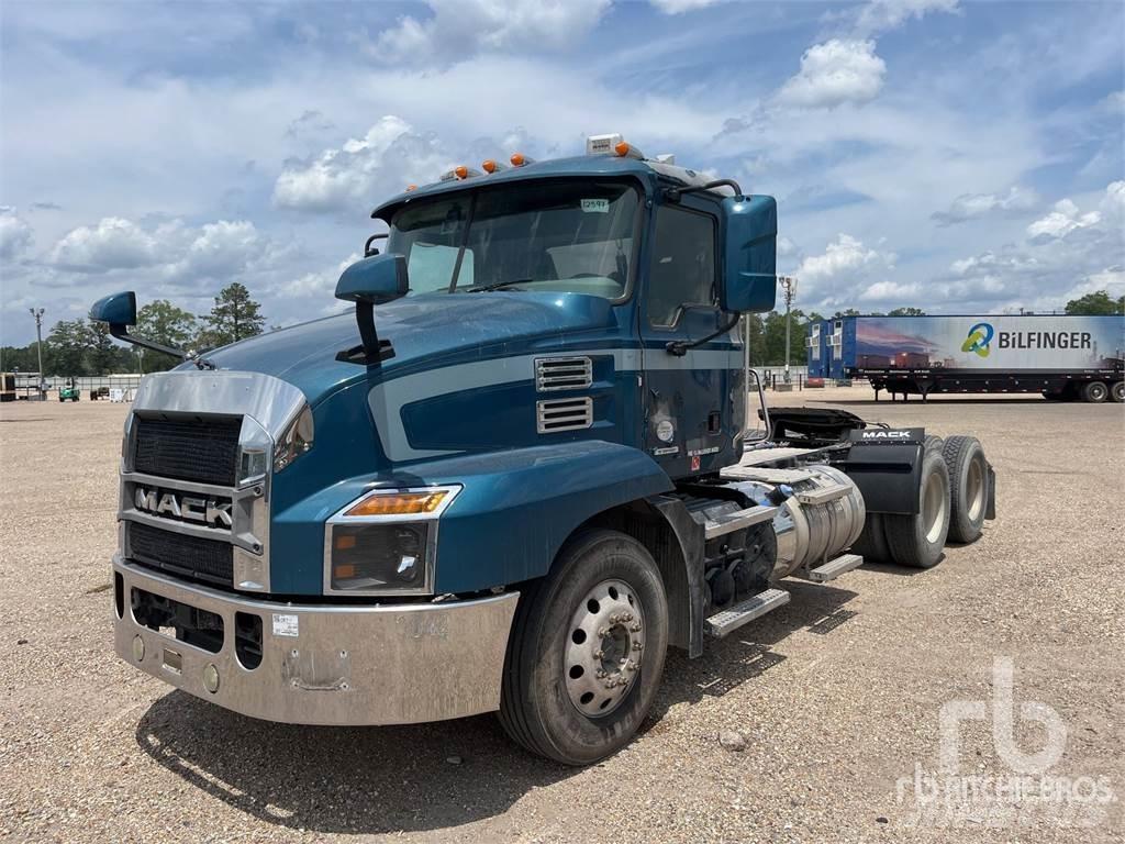 Mack AN64T 牵引车