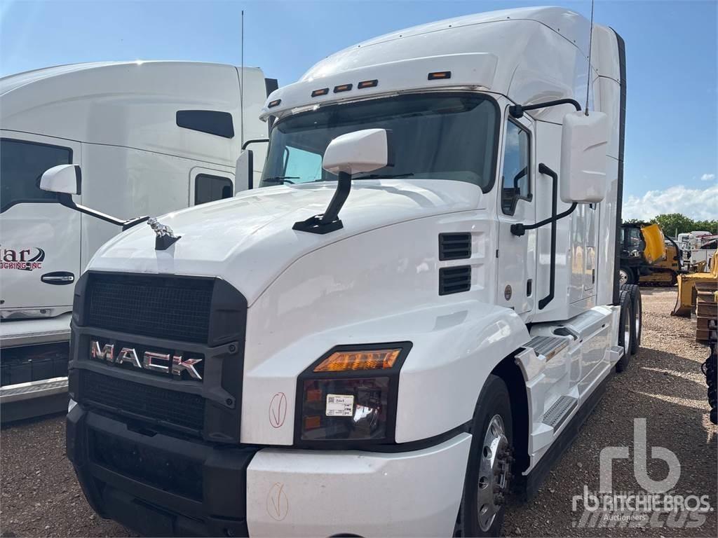 Mack AN64T 牵引车