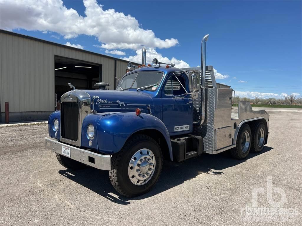 Mack B61 平板栏板货车