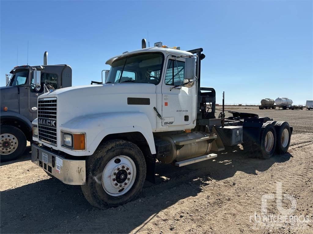 Mack CH613 绞盘车