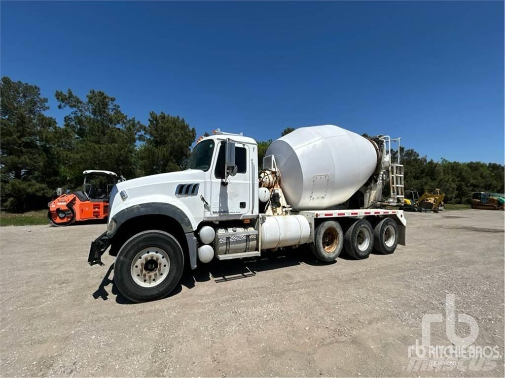 Mack CPT713 混凝土搅拌车