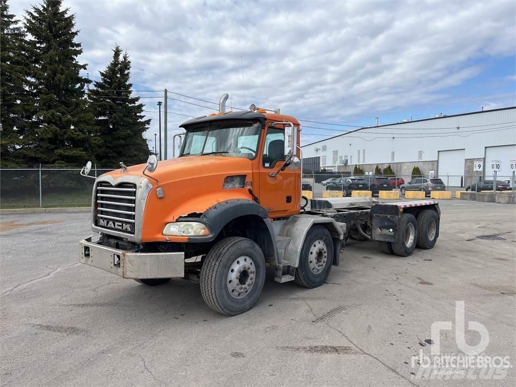 Mack CT713 平板车
