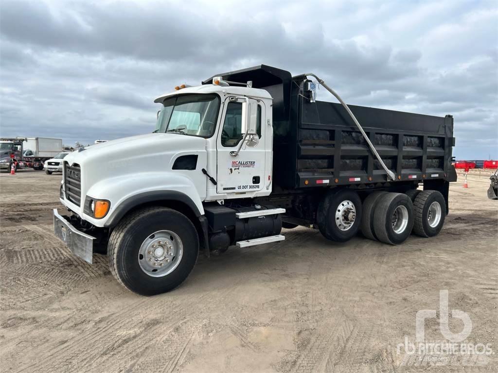 Mack CV713 自卸式货车