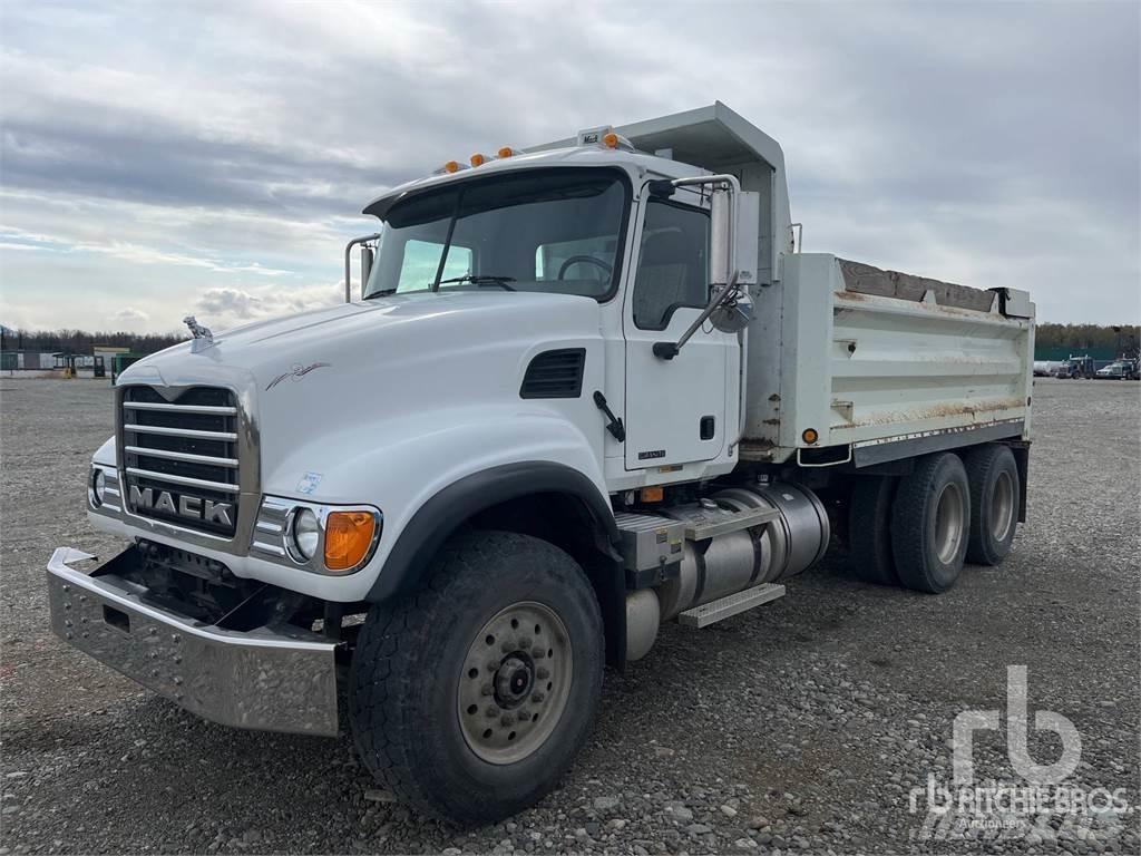 Mack CV713 自卸式货车