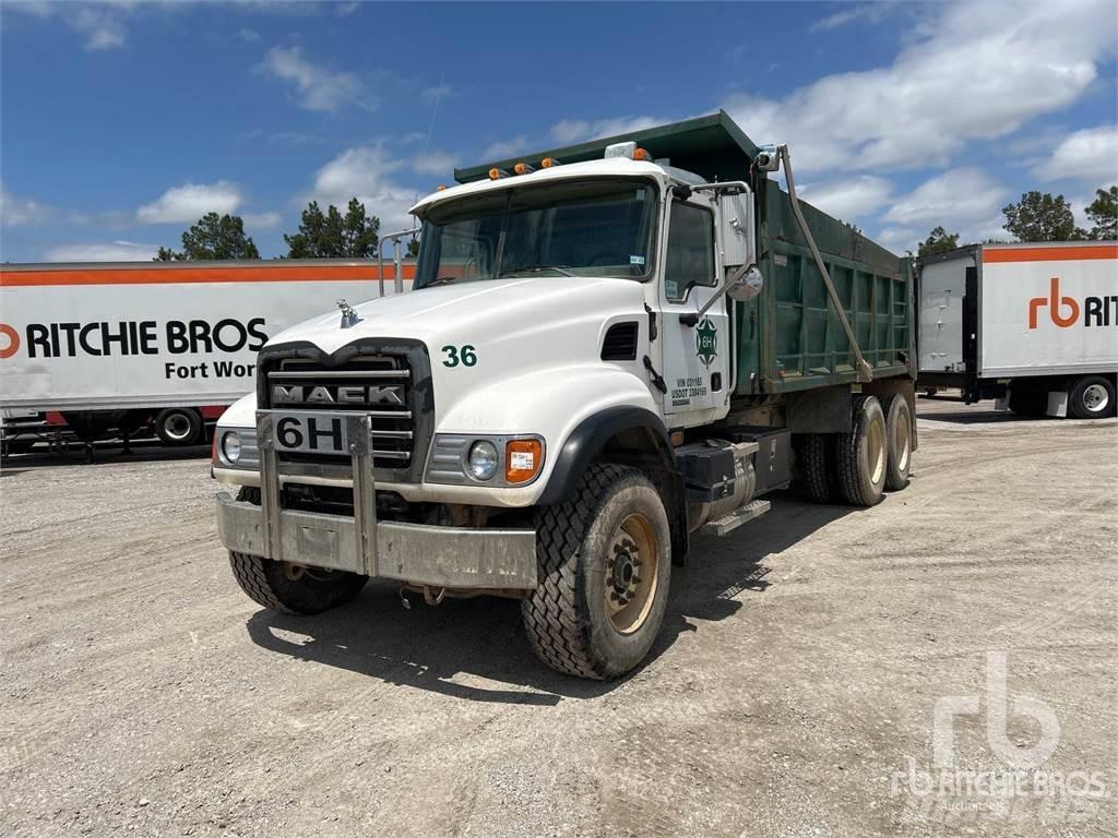 Mack CV713 自卸式货车