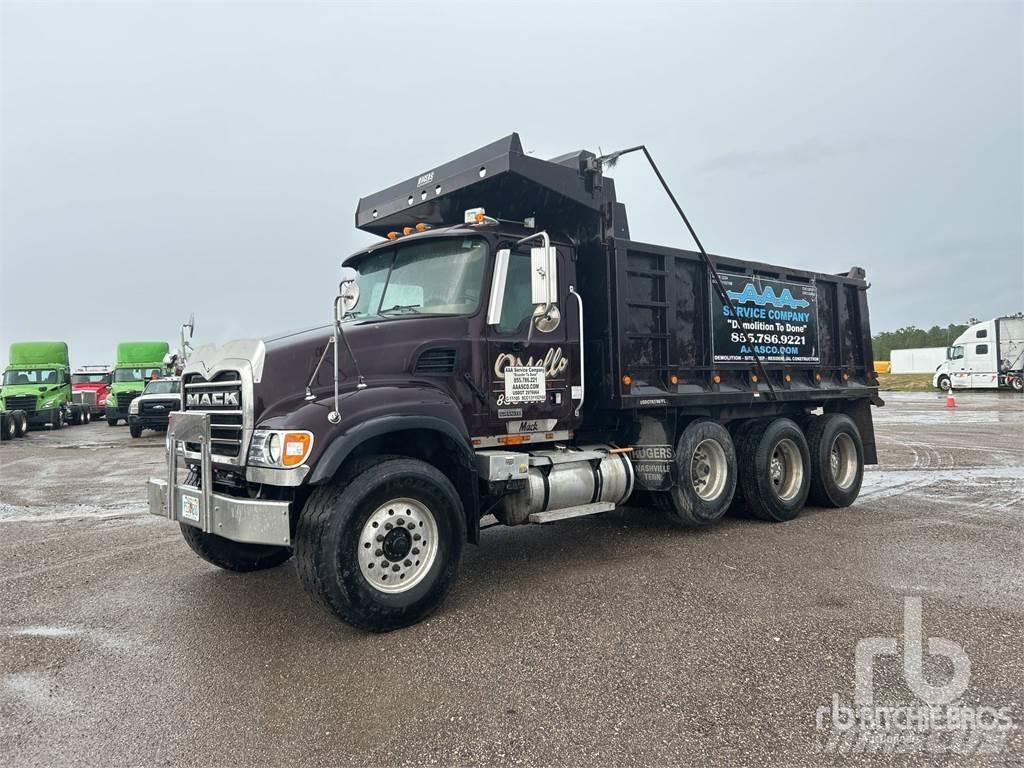 Mack CV713 自卸式货车