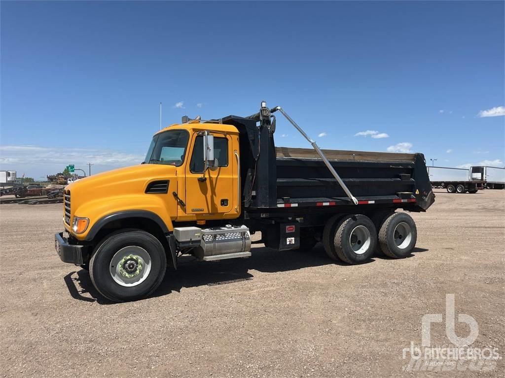 Mack CV713 自卸式货车