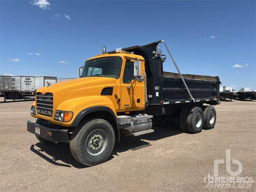 Mack CV713 自卸式货车