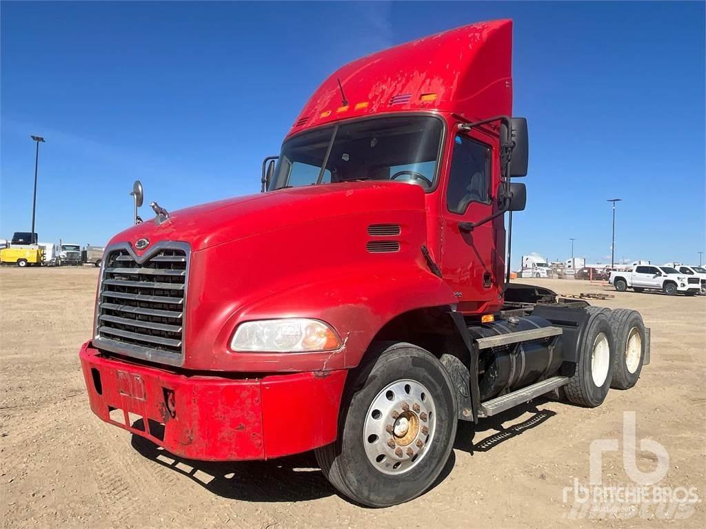 Mack CX613 牵引车