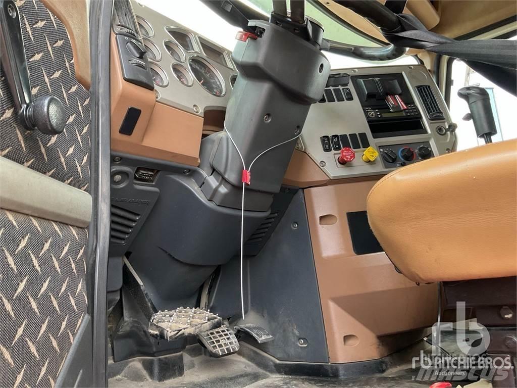 Mack GU713 自卸式货车