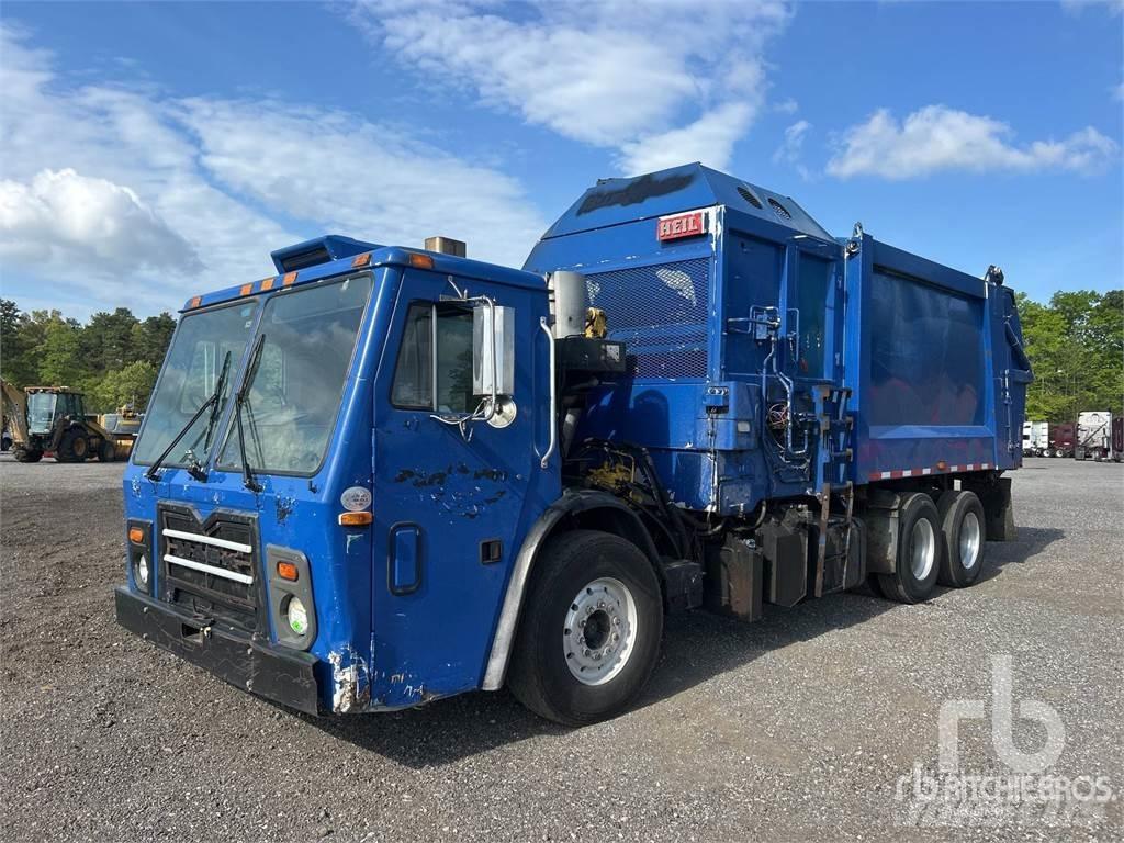 Mack LEU613 垃圾车