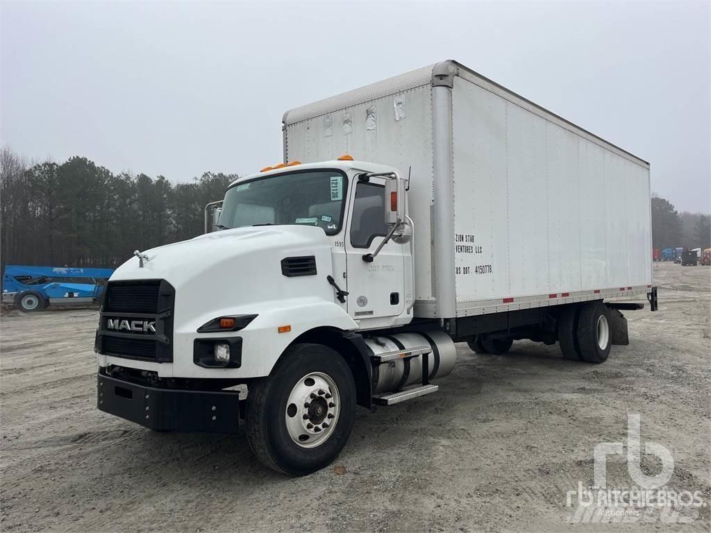 Mack MD6 大型面包车