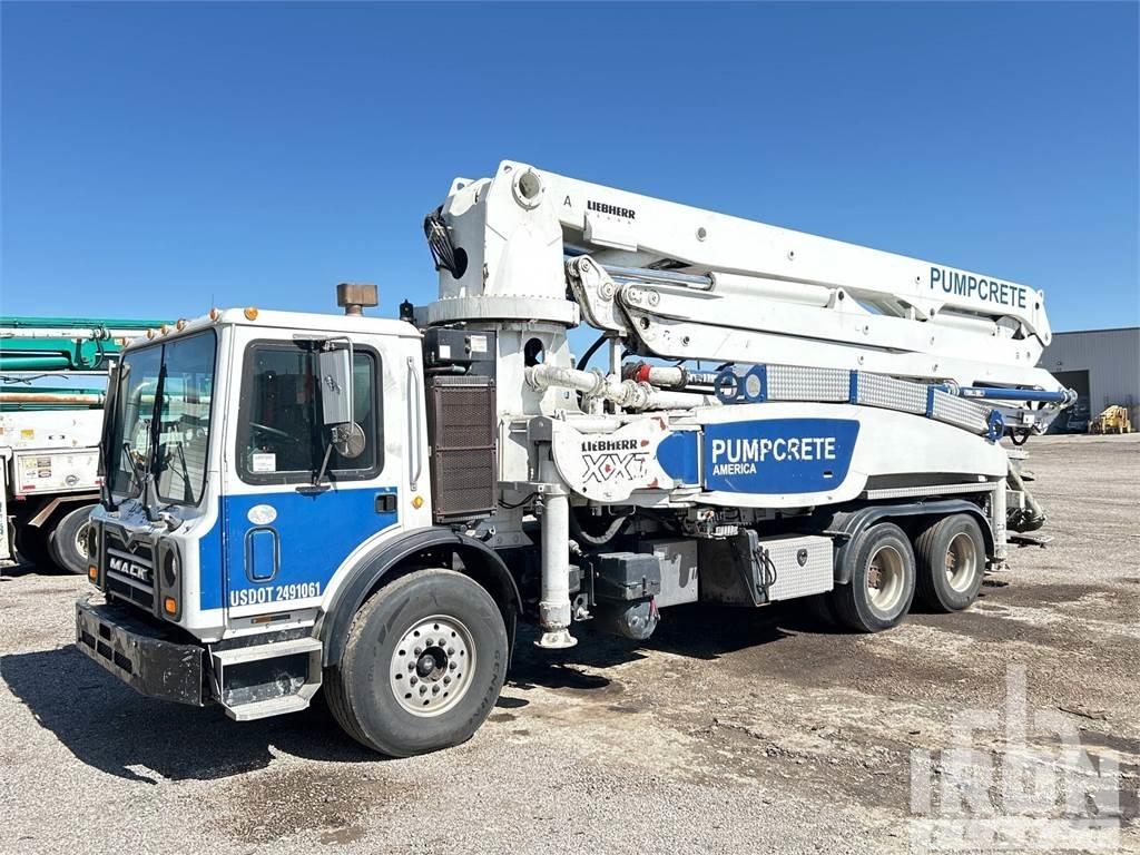 Mack MRU613 混凝土搅拌车