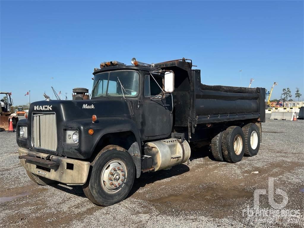 Mack R612 自卸式货车