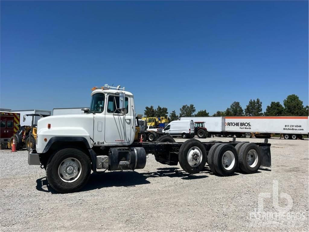 Mack RD688S 平板车